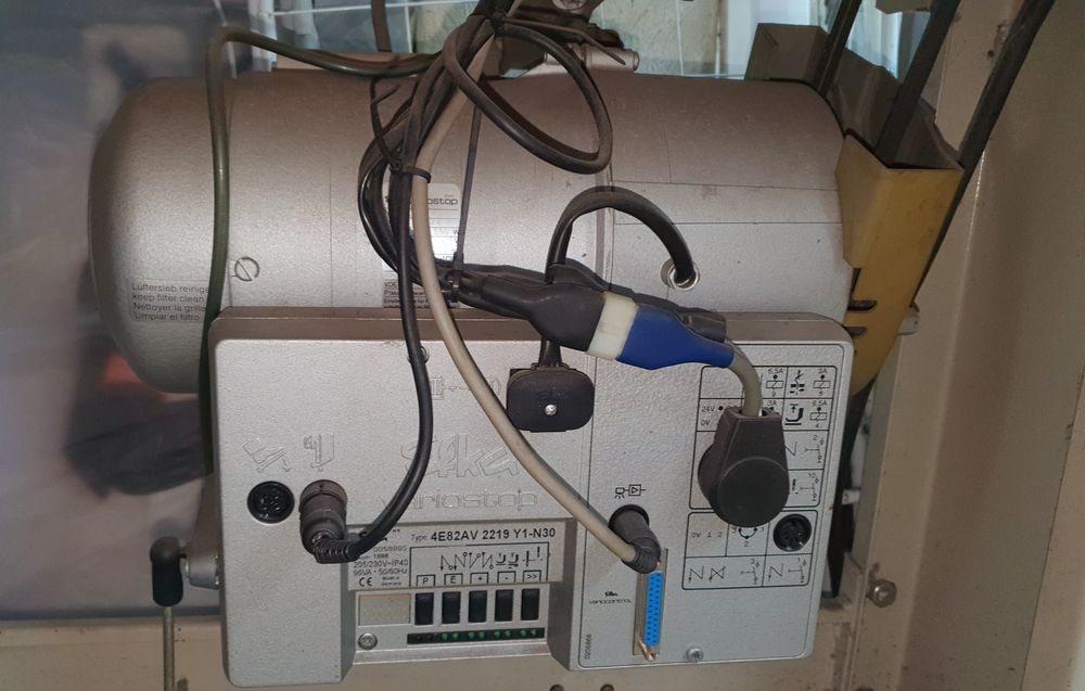 Vendo máquina de recobrimento kansai de 5 agulhas corte linha