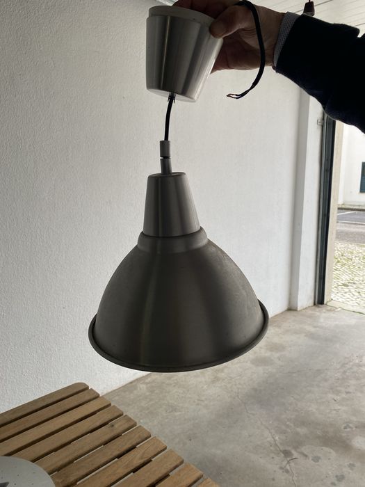 Candeeiro suspenso cinza