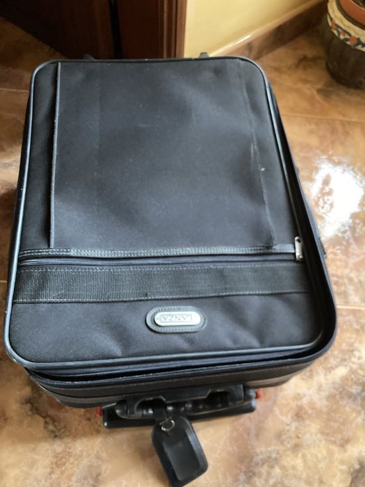 Mala de viagem de cabine em bom estado