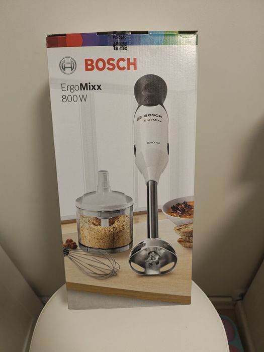 Nowy blender Bosch kielichem i ubijaczem i rozdrabniaczem