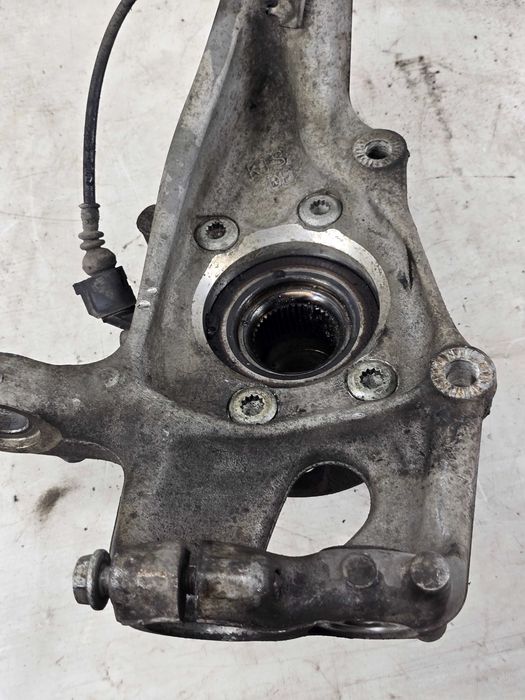 Zwrotnica prawa przednia przód 8k0407258l AUDI A4 B8 A5 LIFT 11-15 Q5 8R A6 C7