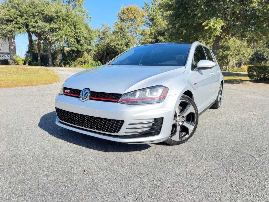 Volkswagen Golf GTI S 4-Door with Performance      2015