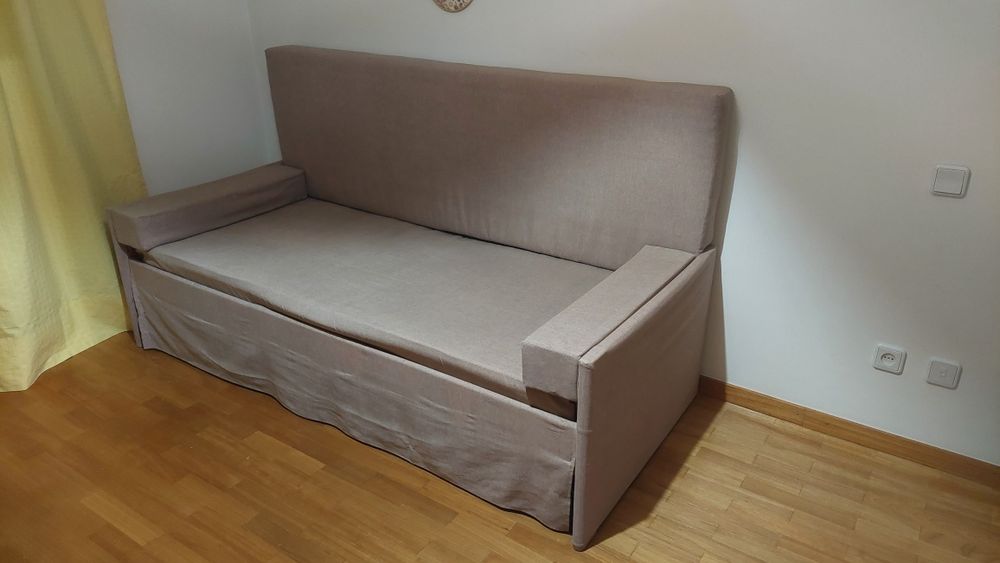 Cama/sofá adaptado