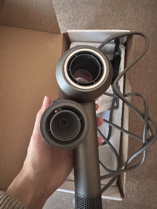 Dyson фен для волосся