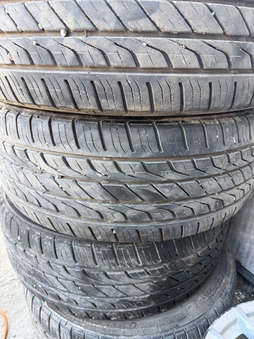 Продам резину  Toyo Extensa 225/50/17 летняя