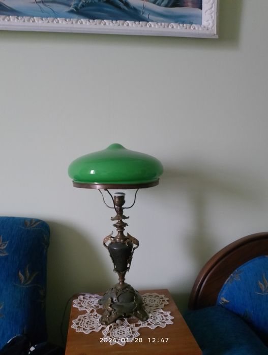 Бронзовый антикварный светильник.