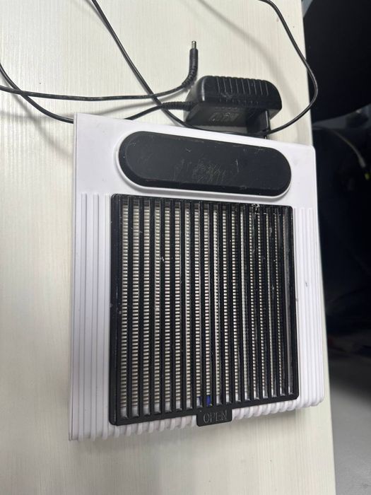 Витяжка для манікюру