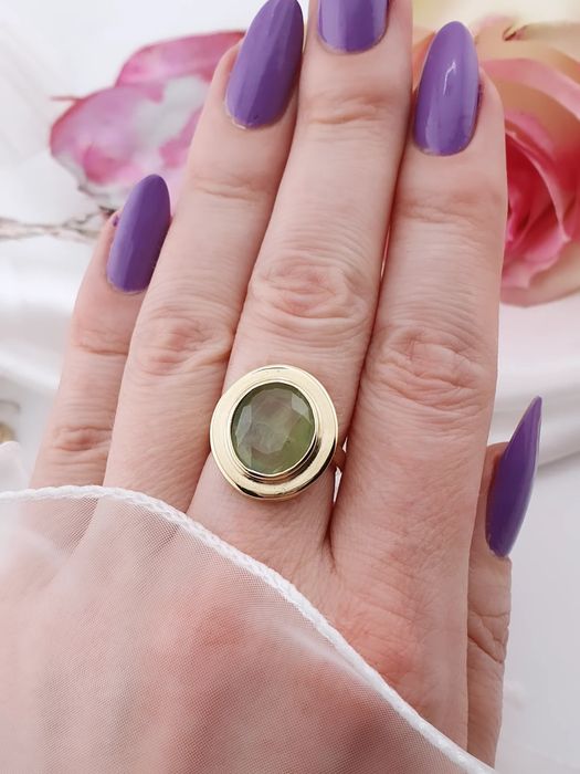 Złoty pierścionek z naturalnym Oliwinem  pr.585 (026p)