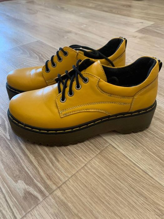 Босоніжки,лофери