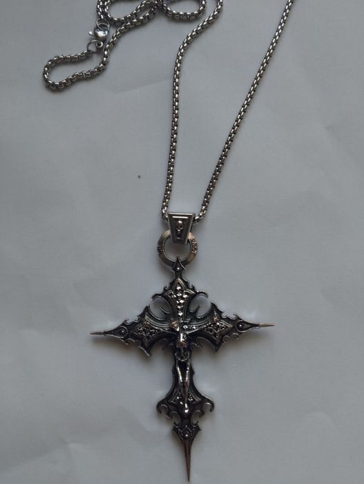 Готичний хрест підвіска