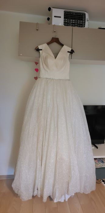 Продам весільну сукню