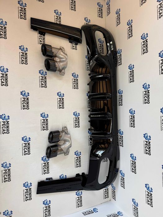 Difusor traseiro Mercedes Class C (W206) preto brilho