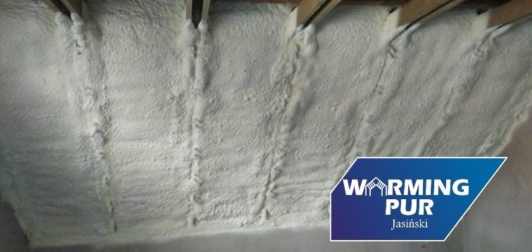Ocieplanie pianką pur ocieplenie pianką poddasza stropy dachy izolacje
