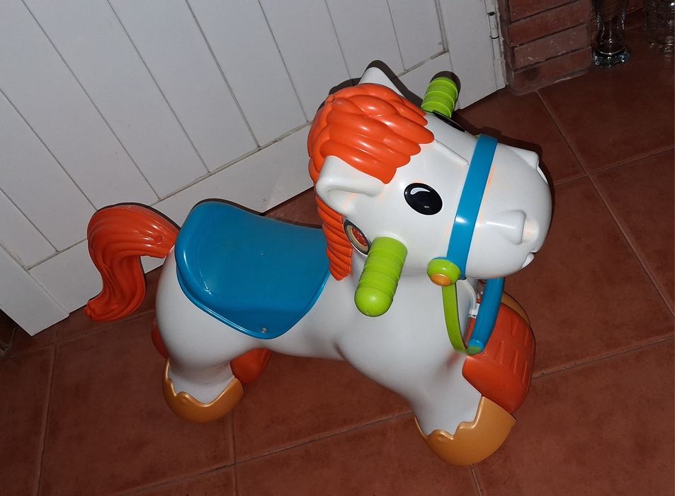 Cavalo cavalinha andador para crianca