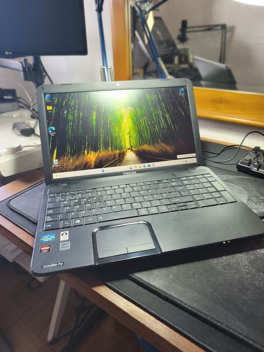 Toshiba Satellite Pro C850 – Performance e Fiabilidade (Pronto a Trabalhar!)