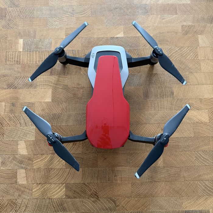 Dron DJI Mavic Air Fly More Combo (Czerwony) – 3 Baterie, 4K, Etui