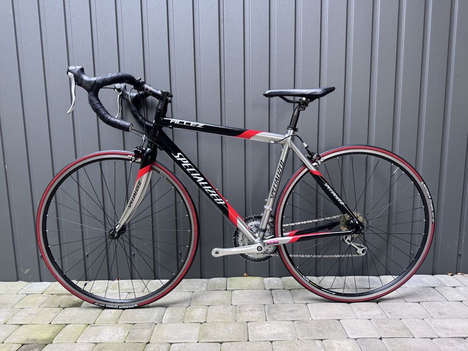 Шоссейний велосипед Specialized Allez A1 max резина Michelin