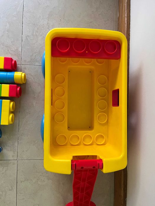 Fisher Price - Little People com Legos e Bonecos para Puxar