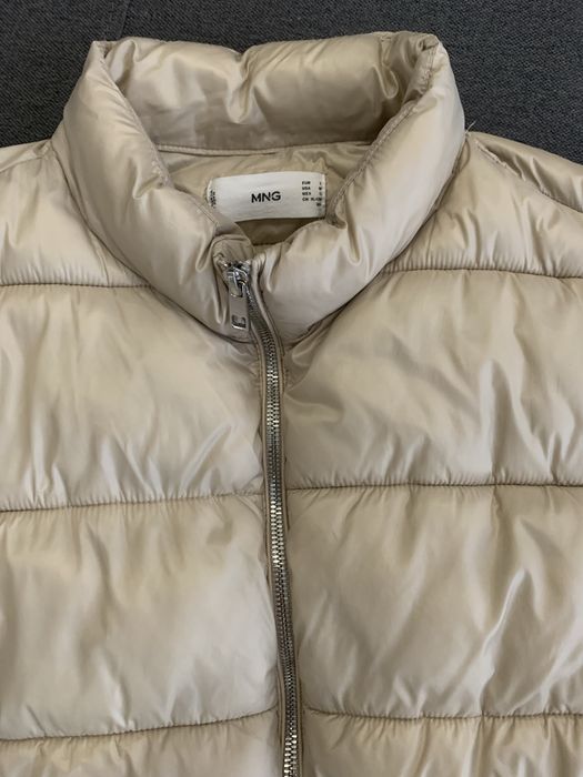 Куртка бренду Mango