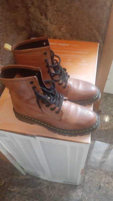 Botas em pele, usadas 1 vez