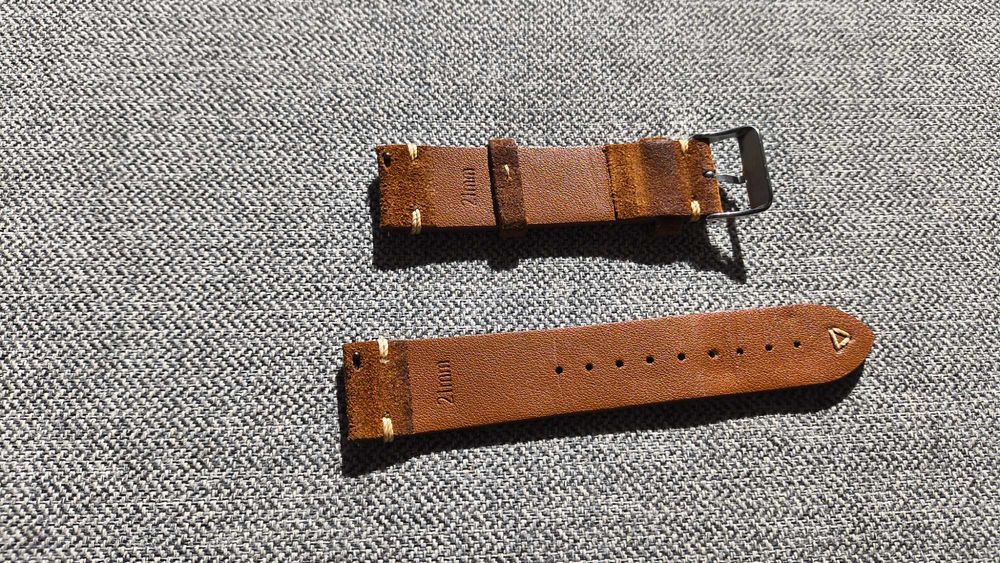 Pasek zamszowy, 21 mm, brązowy.