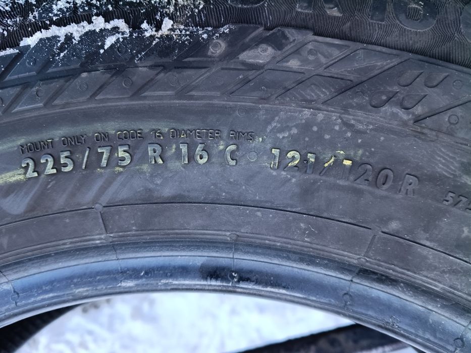 225.75.16c Continental vanco contact 4 season dostępne 2 sztuki