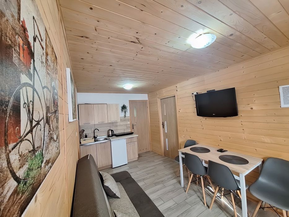 Domki na górze widokowej Bieszczady Jezioro Solińskie