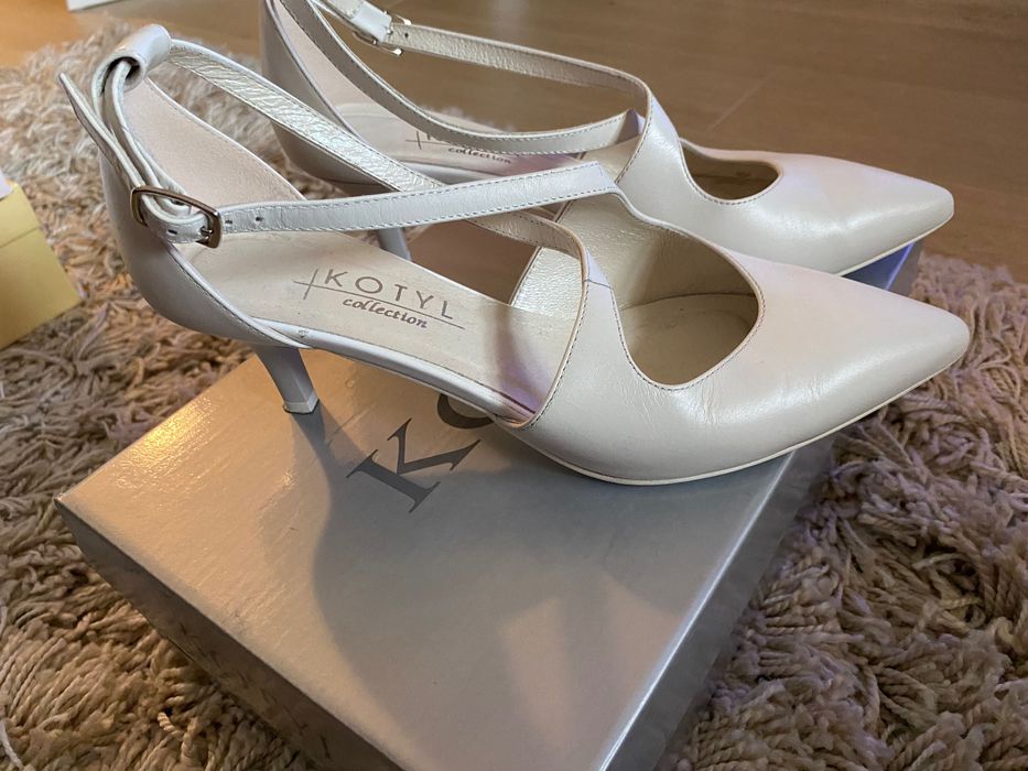 Czółenka ślubne Kotyl roz. 38