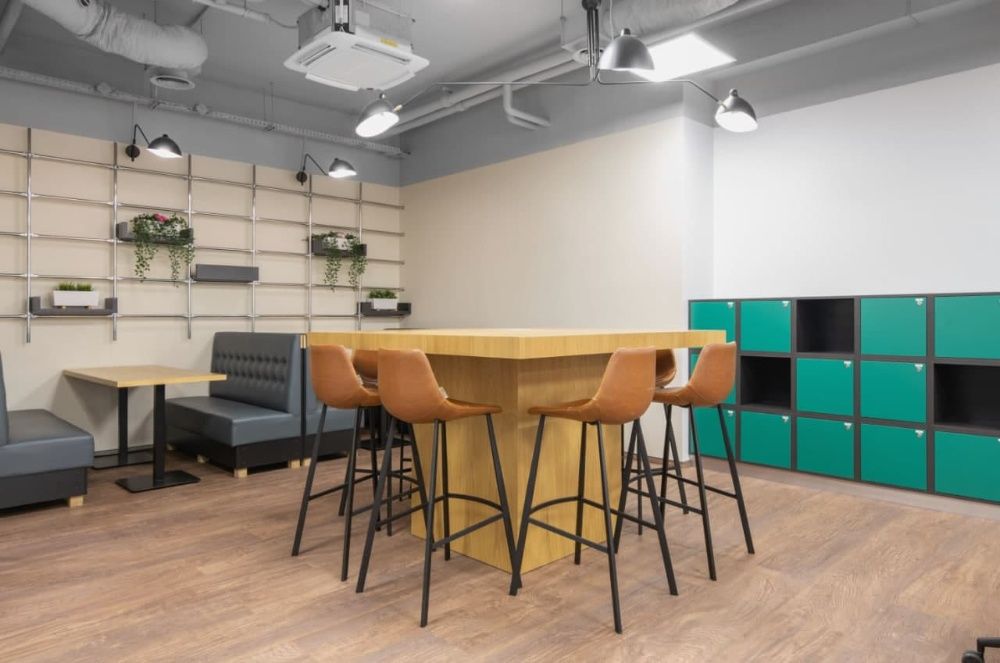 Wynajem biura w Warszawie:Prywatna 5 osobowa w Regus Solec