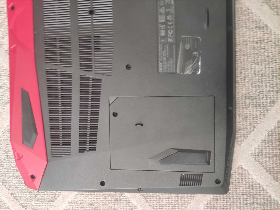 Laptop ACER Predator Helios 300 i7-7700HQ 1050Ti 32GB