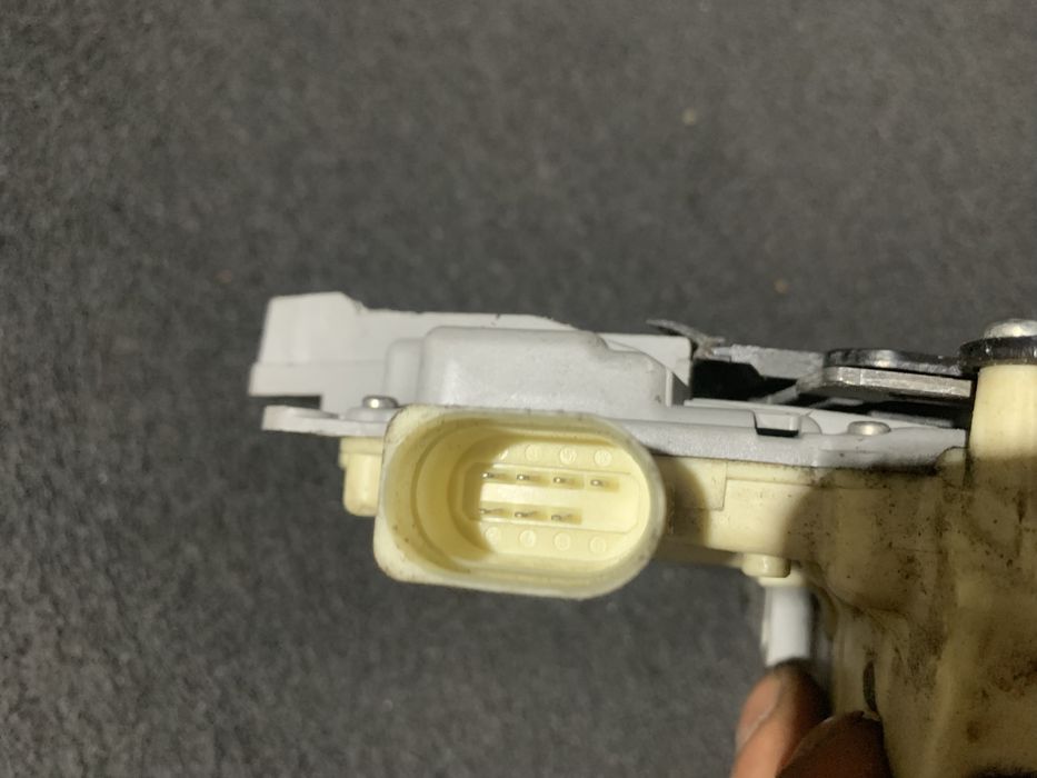 Fechadura fecho porta direita VW EOS