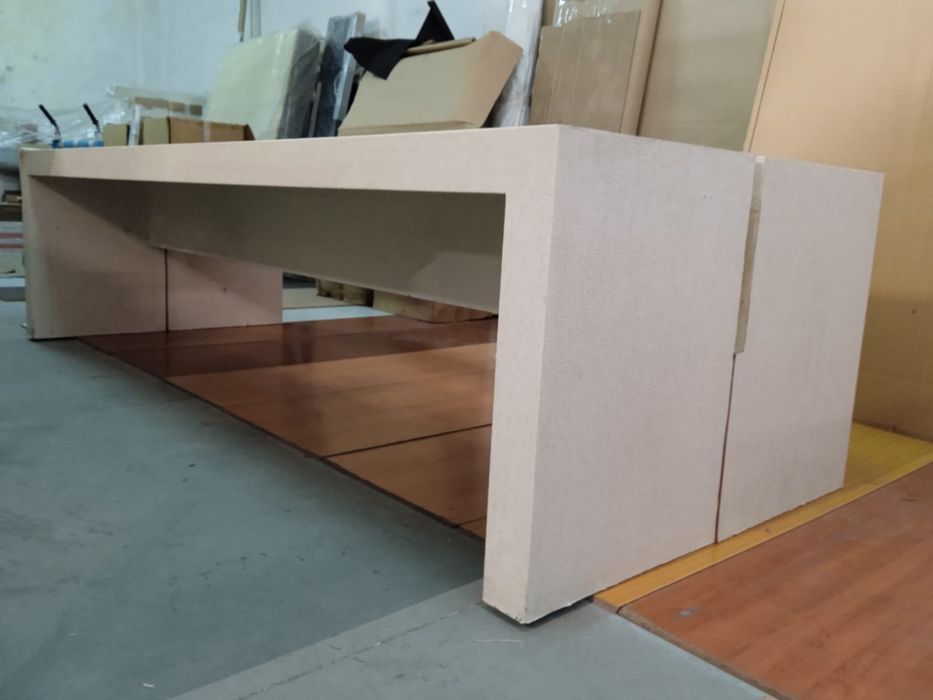 Secretaria ou mesa de trabalho grande
