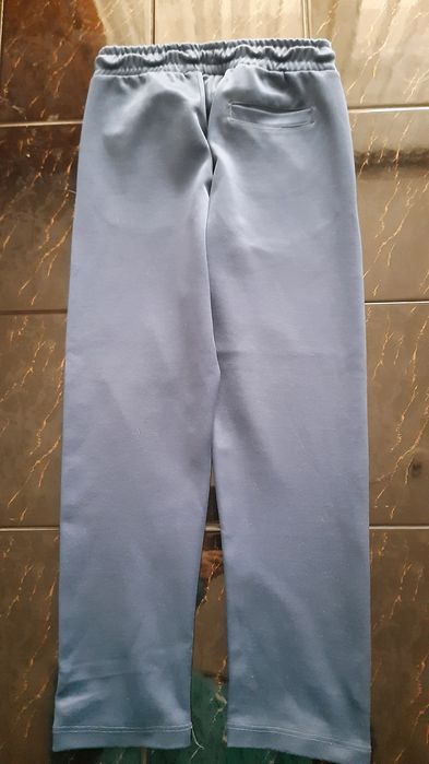 Spodnie dresowe chłopięce r 140 (wymiary).
