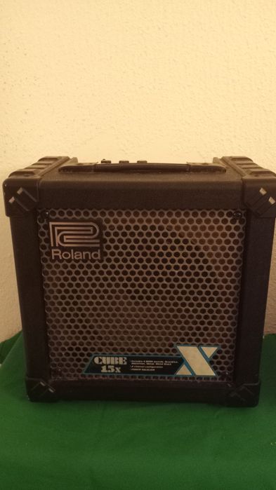 Amplificador Roland Cube 15x ideal para baixos