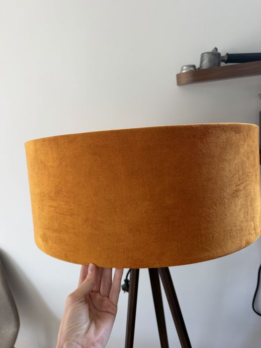 Lampa podlogowa