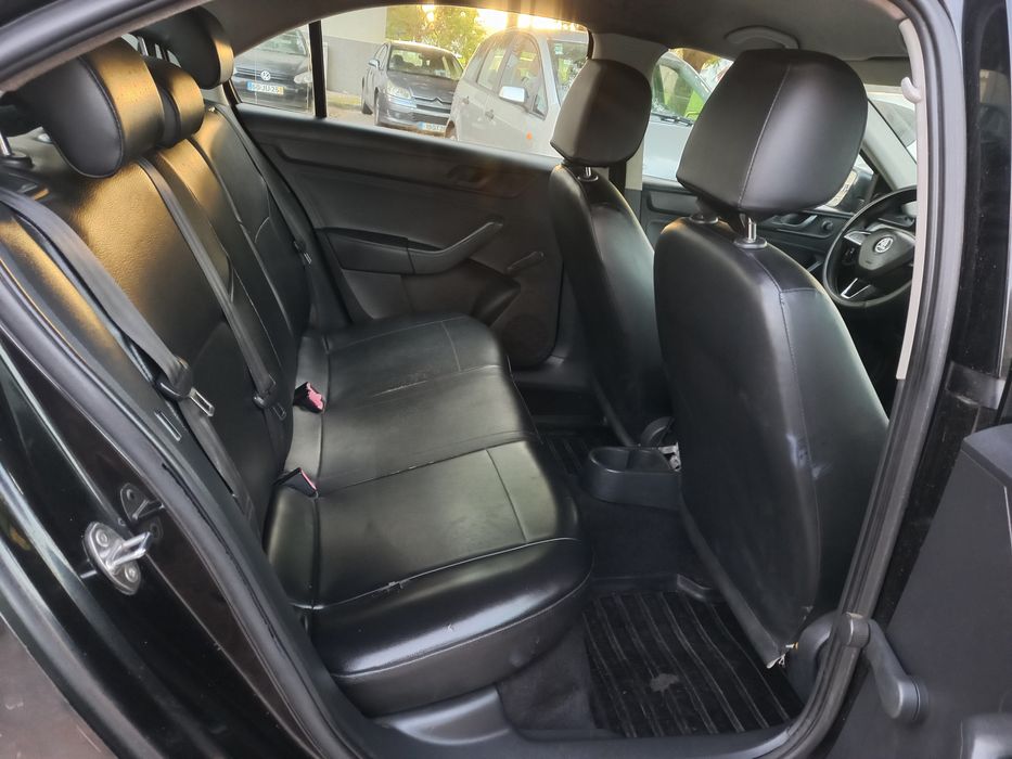 Skoda Rapid 1.6 TDI full estras AC