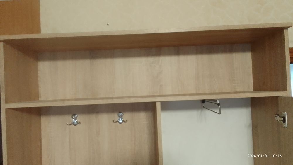 Прихожа в гарному стані