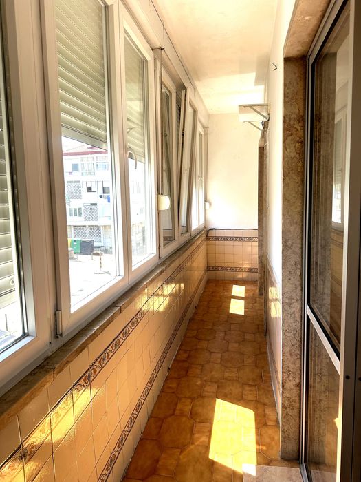Apartamento para venda - Av. Manuel da Maia - Damaia de Cima