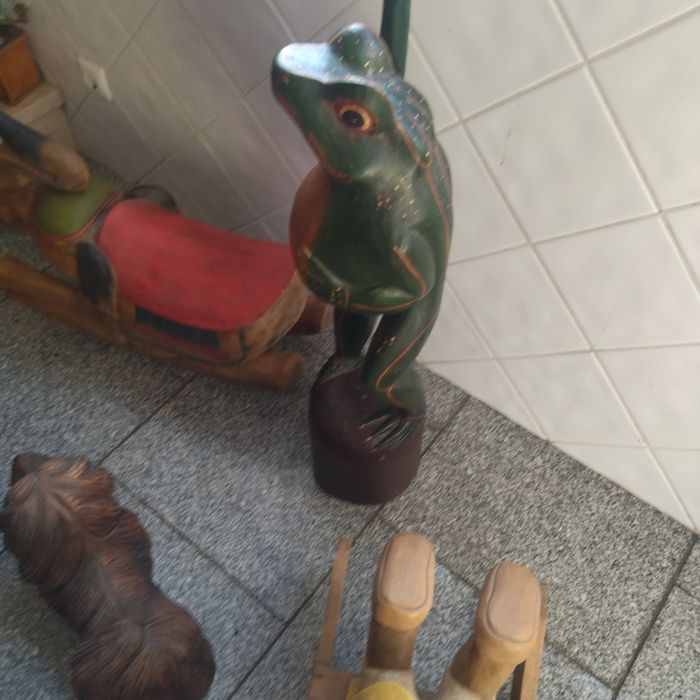 Bonecos antigos de madeira maciça