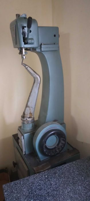 Máquina de coser solas