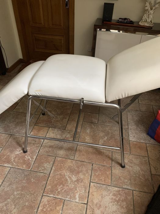 Marquesa Profissional Branca em Perfeito Estado - Ideal para Estética/Massagem