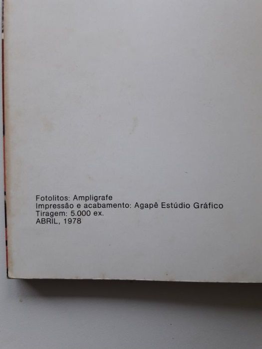 Livro "As Paredes na Revolução Graffiti"