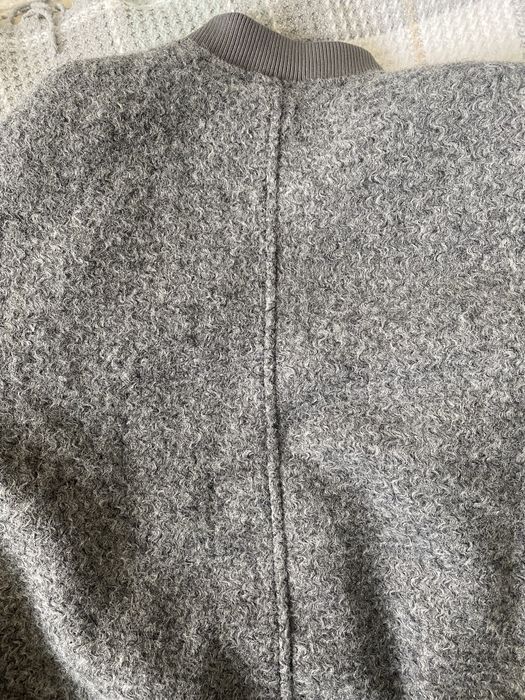 Бомбер H&M в букле