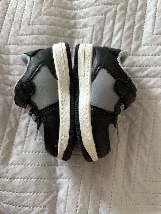 Дитячі чорні кросівки 17 р