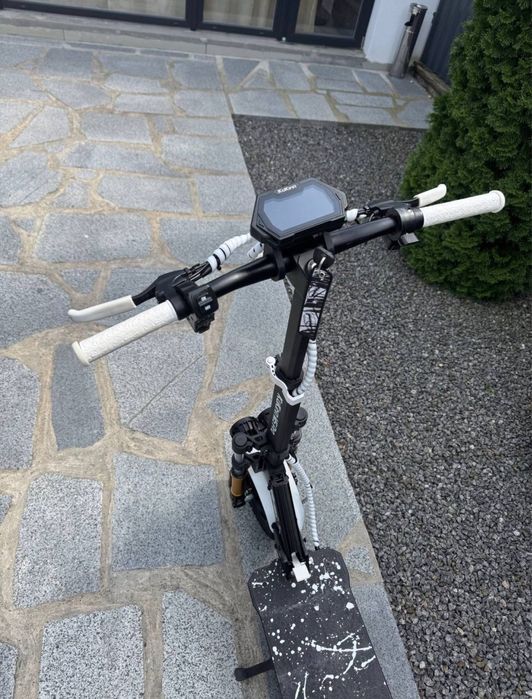 Електросамокат Kukirin M5 Pro