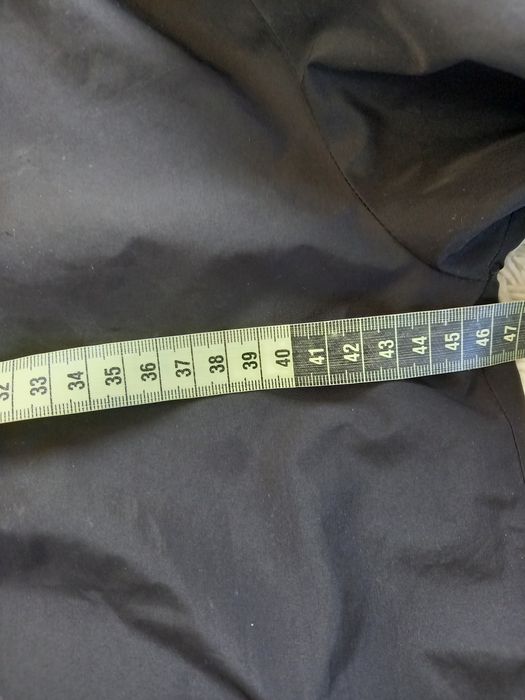 Kurtka chłopięca czarna przeciwdeszczowa rozmiar 146cm