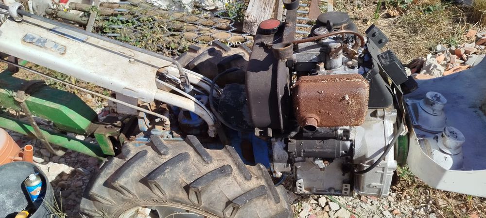 Tractor PGS com alfaias 14cv