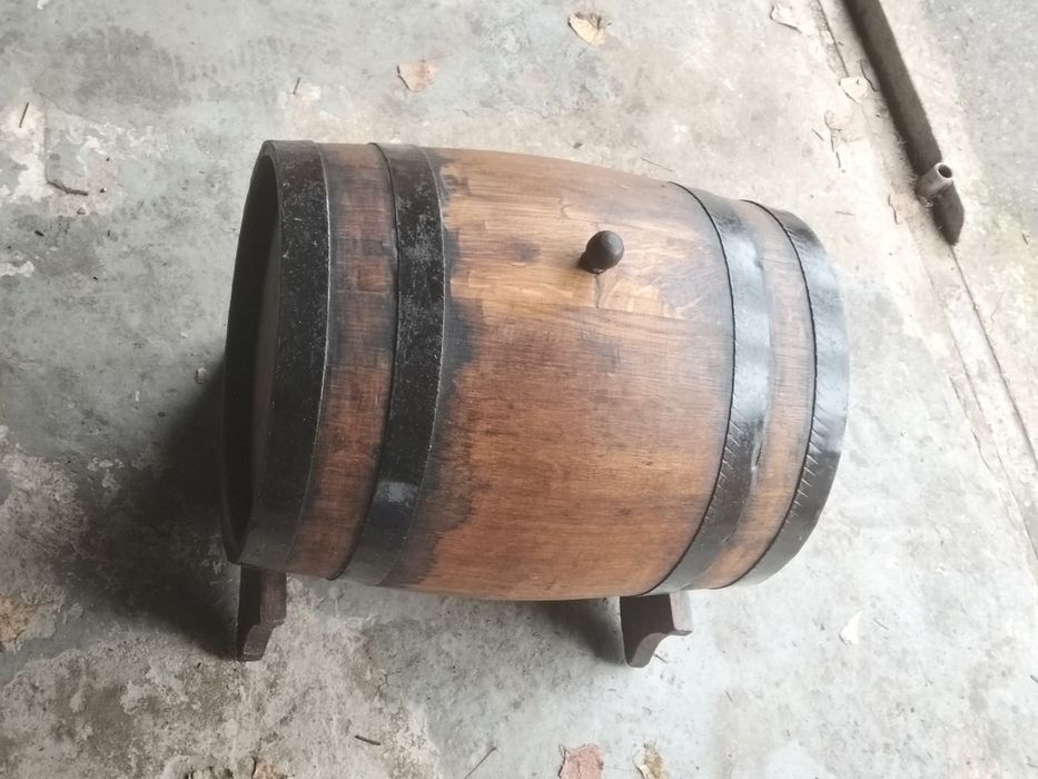 Бочка дубова  бв.