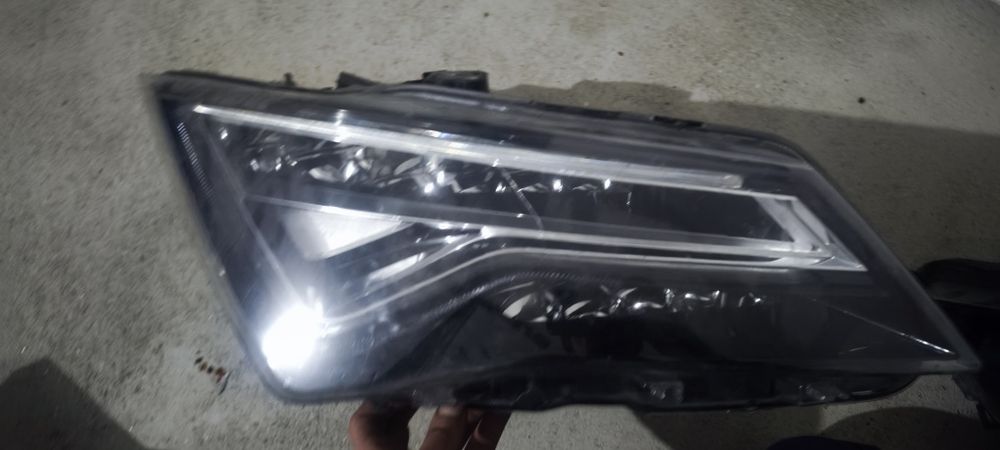 Par de faróis full led SEAT ateca
Com módulo diurno incluído
Sem módul