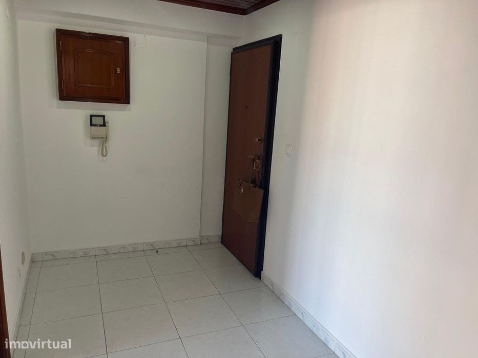 Apartamento espaçoso para arrendamento em São Marcos - Avenida do B...